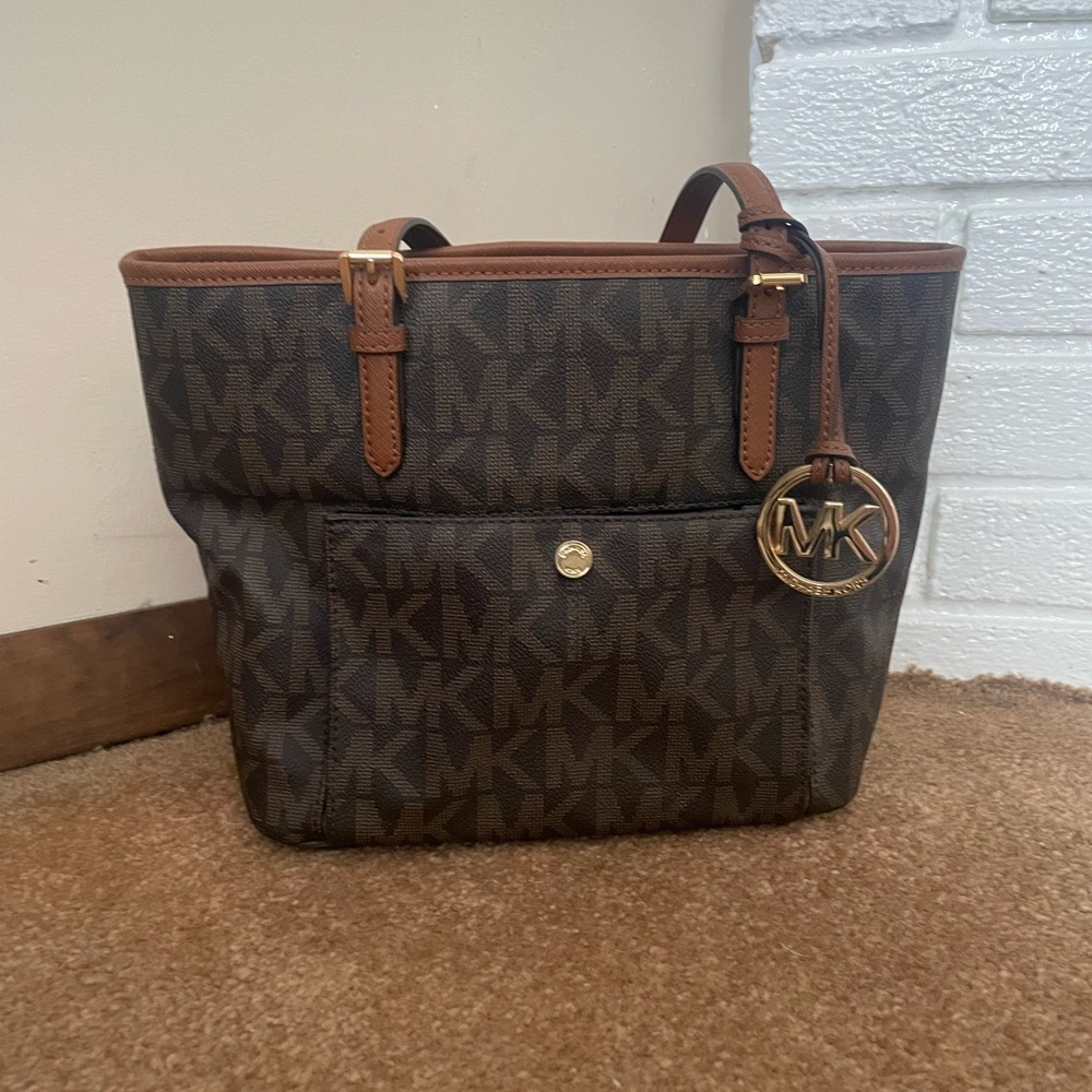 MK Multi-Pocket Bag